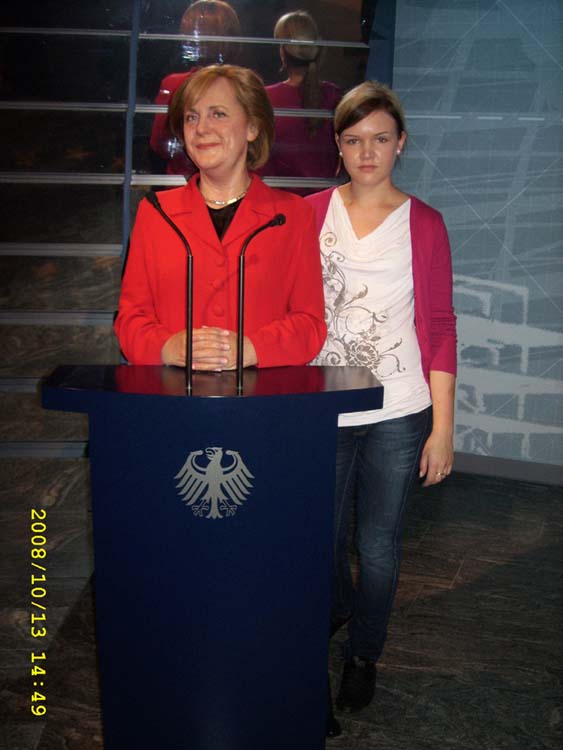 Vahakabinetissa-Angela-Merk
